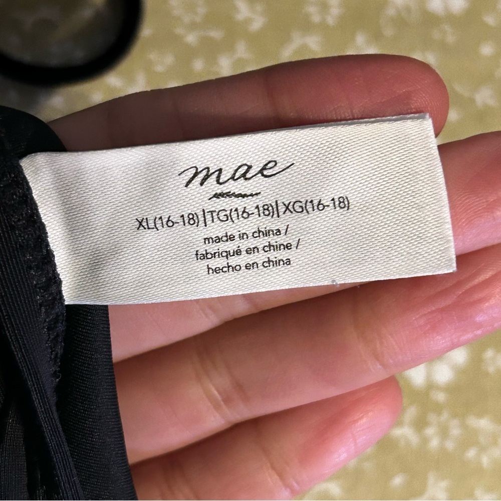 Mae Bikini Top XL (16–18) | Black Swimsuit Top with Colorful Embroidered - Picture 4 of 5
